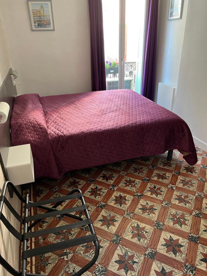 Hotel Restaurant Les Paquebots Port Vendres Rom bilde
